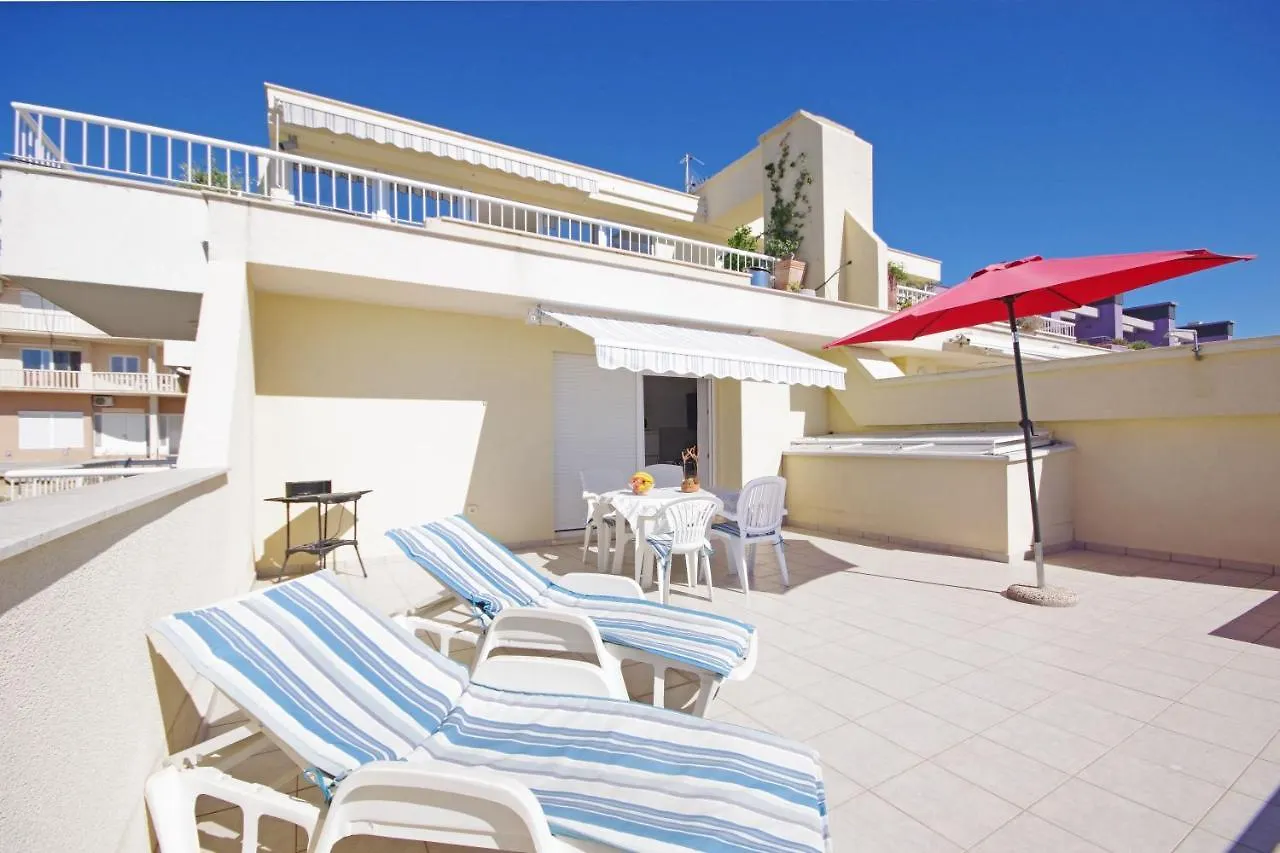 Apartments Kus Split 0*,